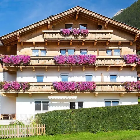 马拉德膳食公寓