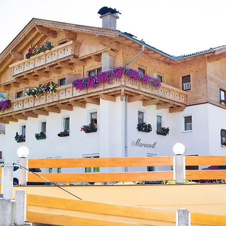 马拉德膳食公寓 4*